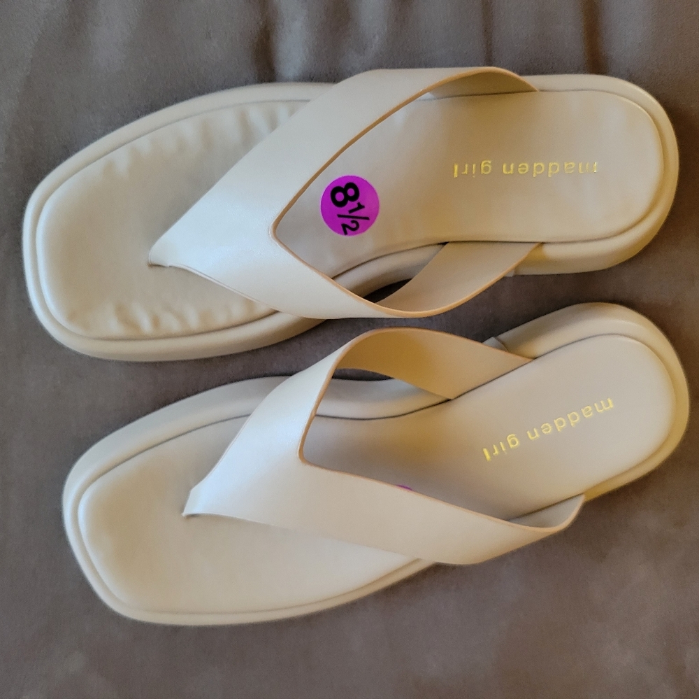 Steve Madden "Madden Girl" Slip on Sandals sz. 8.5 NEW
